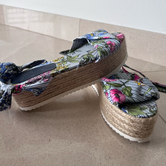 Zara platform floral sandals size 7 - Picture 2 of 4